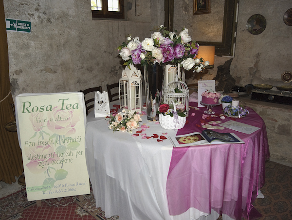 Smilingischic, fashion blog, Swap party in rosa, Rosa Tea Fiori, corsage 